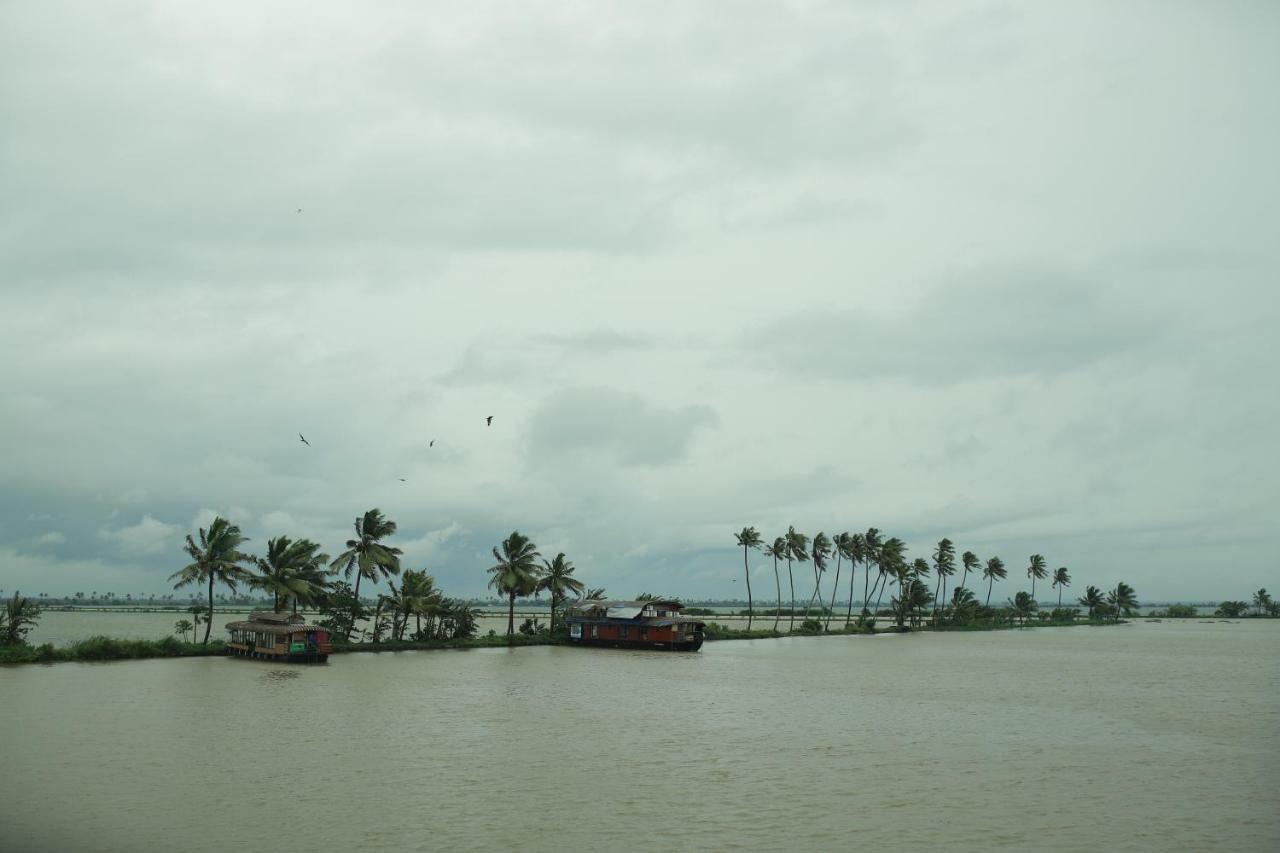 Friends Cruise, Nightstay Houseboat Alappuzha Exterior photo